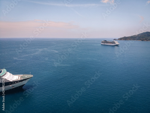 The snout of the luxurious cruise liner, vast seascape, beautiful horizon  big vessel concept. © Semachkovsky 