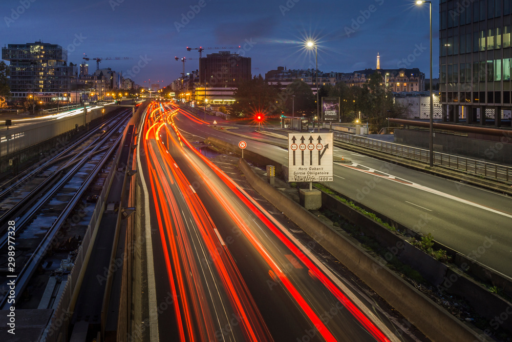 Fototapeta premium la route de nuit a Paris