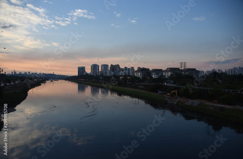 Vista do Rio Pinheiros em S  o Paulo