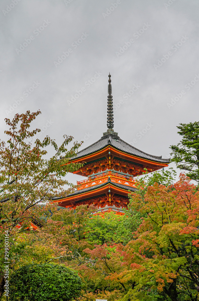 京都　清水寺の三重塔