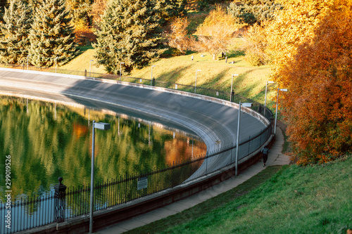 Canvastavla Scene of Mt. Tabor's water reservoirs park in Oregon state