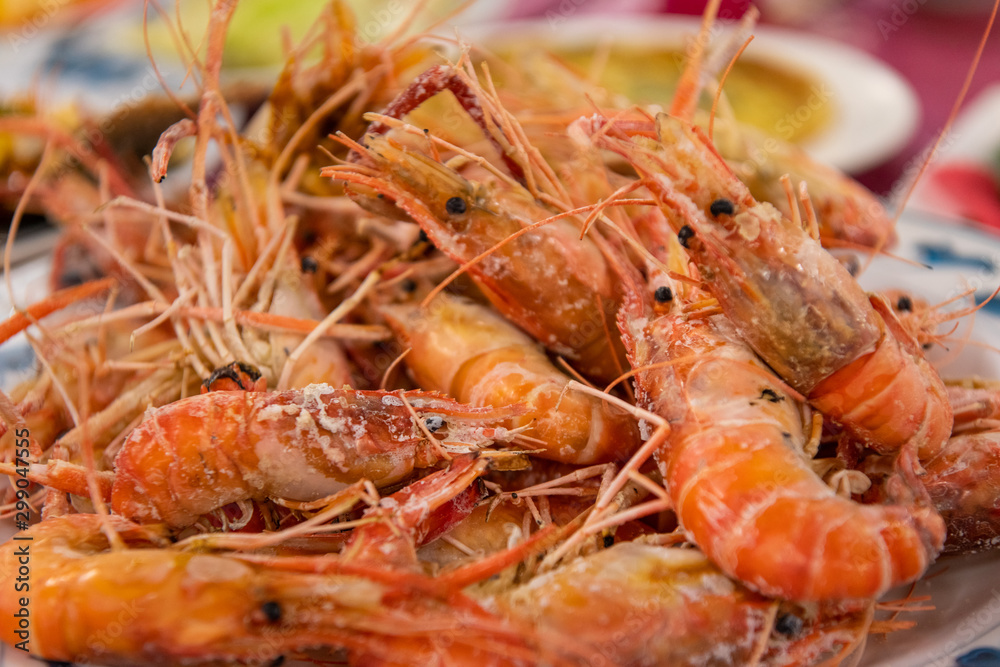 Salt-boiled live shrimp (Prawning, prawn fishing) Salt-boiled live shrimp (Prawning, prawn fishing)