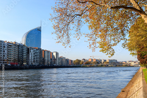 La Meuse à Liège en automne