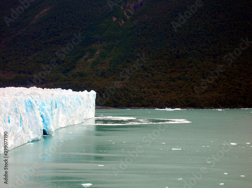 gletscher in patagonien photo