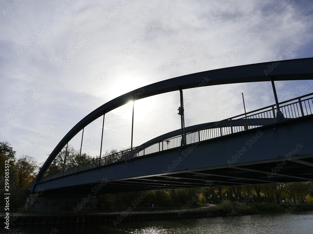 Fototapeta premium Brücke im Herbst