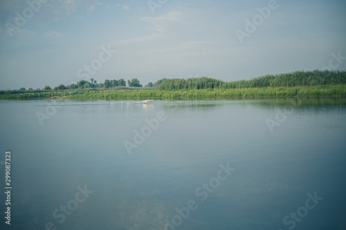 Fototapeta Naklejka Na Ścianę i Meble -  lake and blue sky