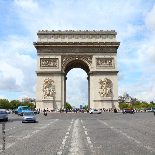Paris Triumphal Arch © Tupungato