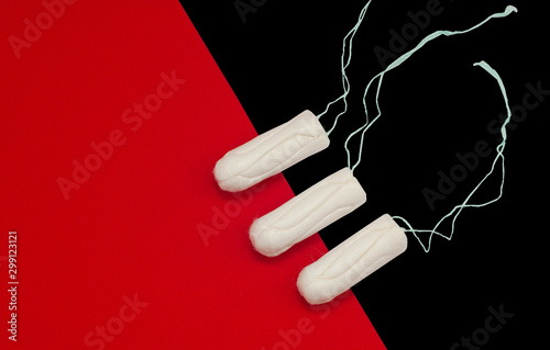 фотографія Hygienic white Tampons for women
