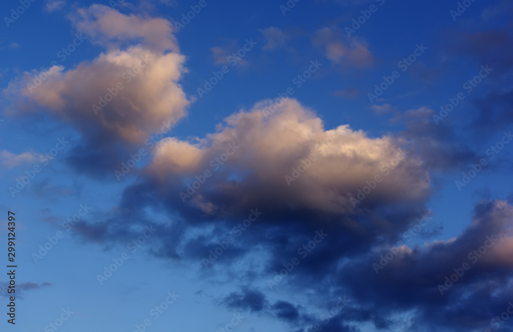 Obraz premium The fluffy dark clouds on the cloudy day