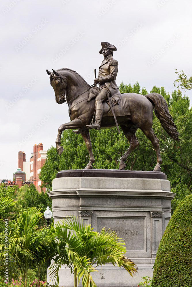 Statue of Washington in park of Boston