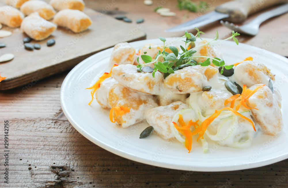 Kürbis Gnocchi Kürbisgnocchi Teller Gericht Kürbis Gnocchi Kürbisgnocchi Teller Gericht