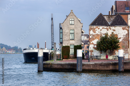 Quay of the river Oude Maas in Dordrecht photo