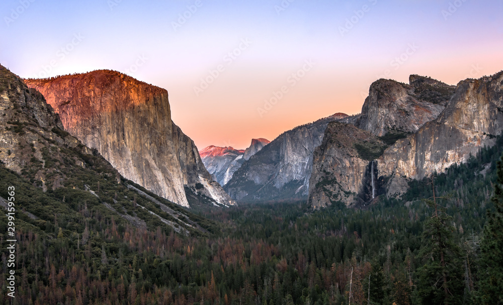 Sunset scene from Tunnel View in Yosemite National Park,Califonia,USA