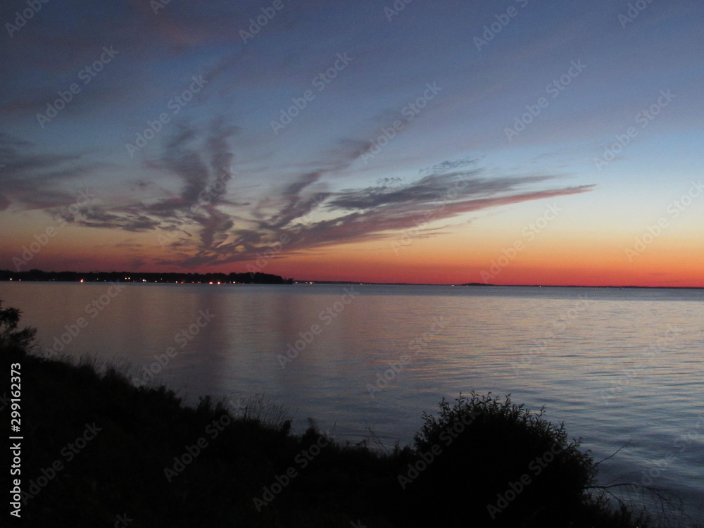 Fototapeta premium sunrise over lake