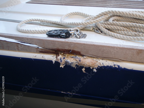Damage to sailing boat