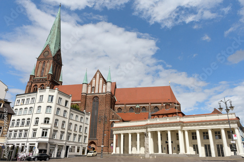 Historic Old Town of Schwerin with Schweriner Dom  New Building  Neues Geb  ude  and Lion Monument  L  wendenkmal   Mecklenburg-Vorpommern  Germany