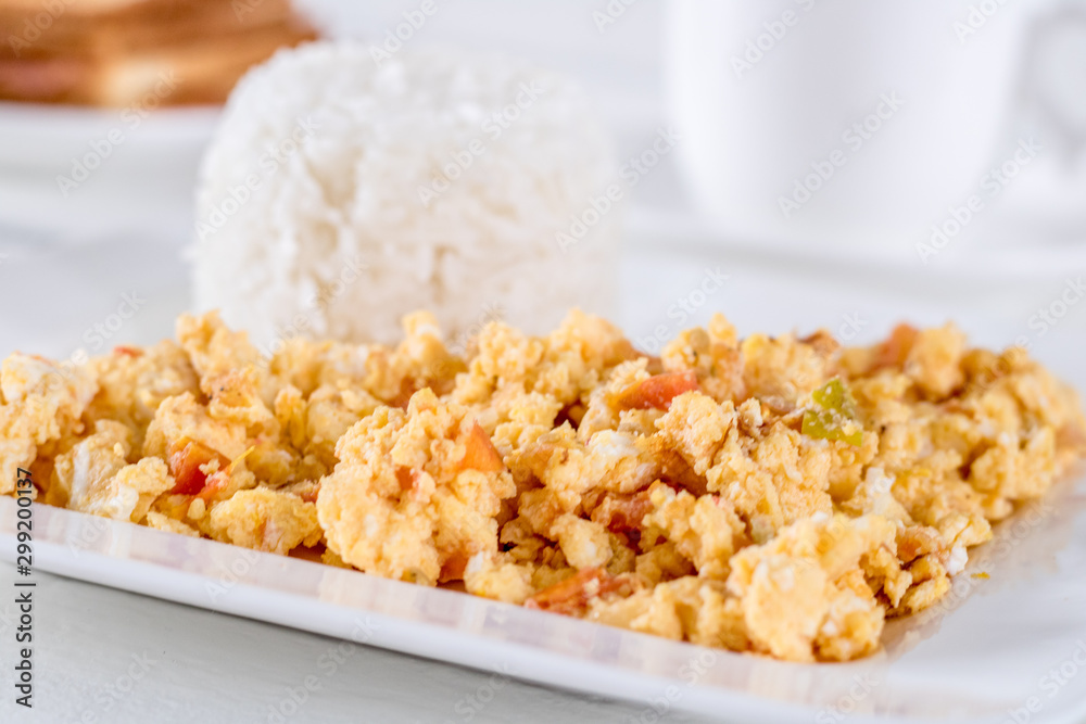 eggs with onion, tomato and rice (Colombian parrots) eggs with onion, tomato and rice (Colombian parrots)