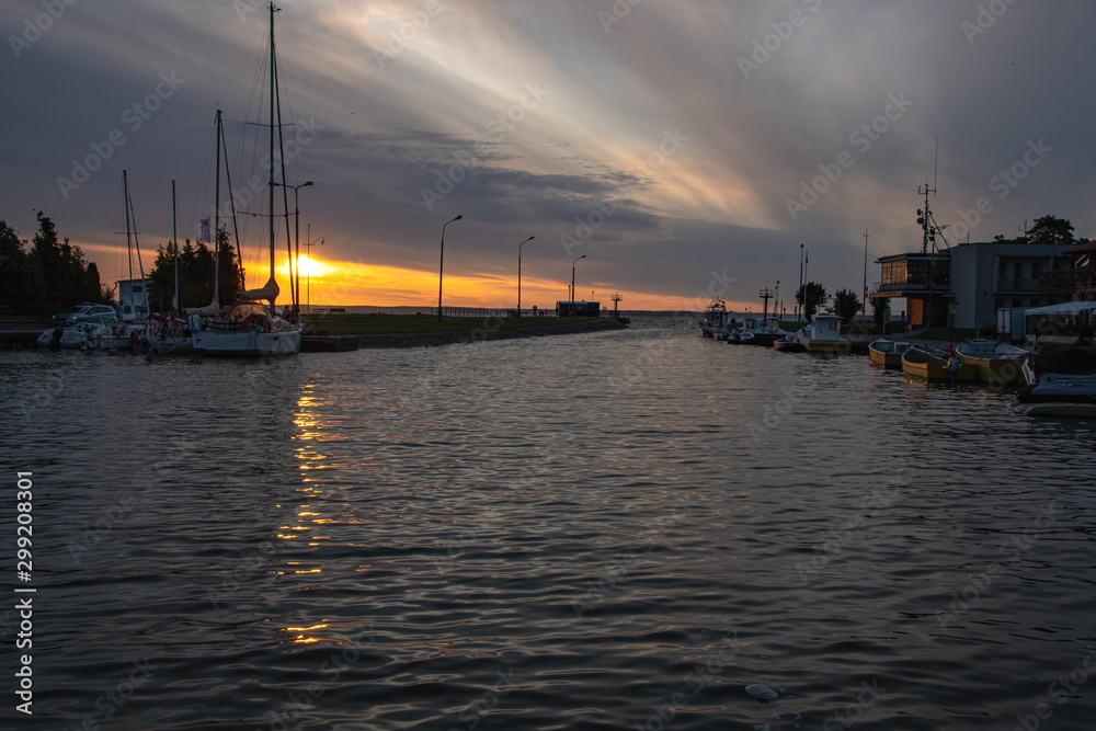 Port-zachód słońca Port-zachód słońca