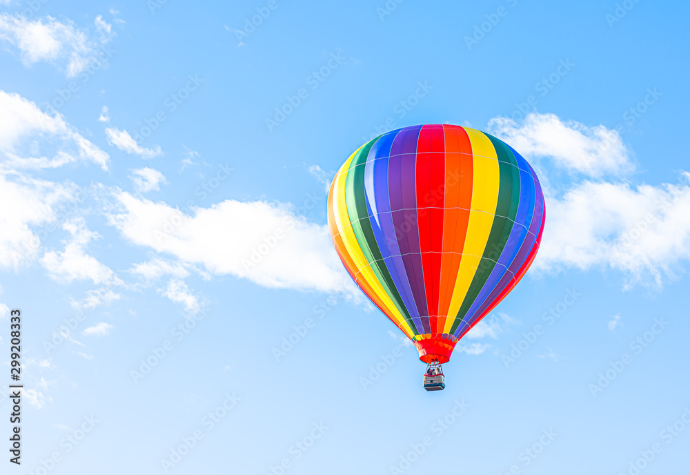 Naklejka premium Balloon with blue sky background launch at festival in North Carolina,USA.