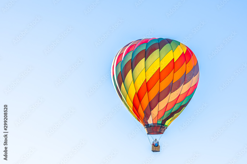 Naklejka premium Balloon with blue sky background launch at festival in North Carolina,USA.