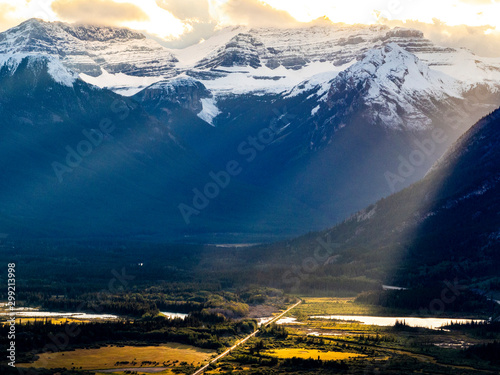 rayons de soleil dans la vallée photo