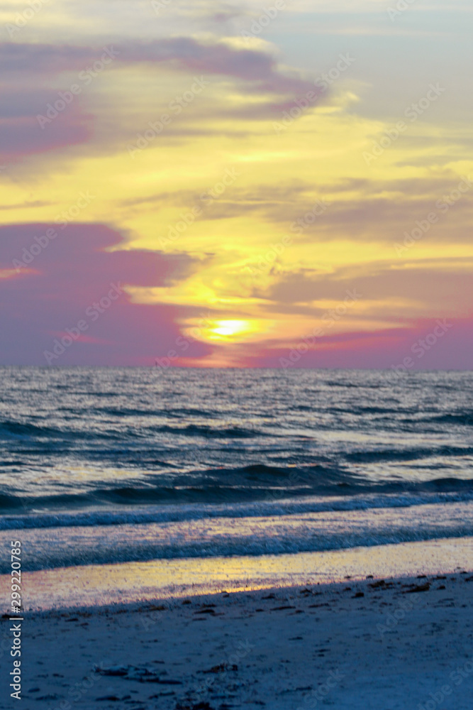 Obraz premium Sunset over the Ocean / beach