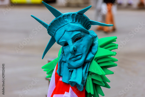 Costume statue of liberty in new york for photography