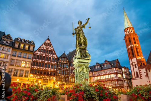 Tableau sur toile old town square romerberg with Justitia statue in Frankfurt Germany