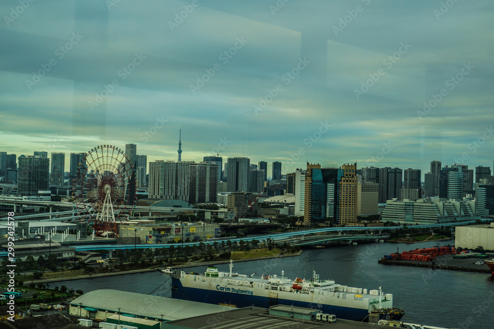 Fototapeta premium テレコムセンターから見える東京の街並み
