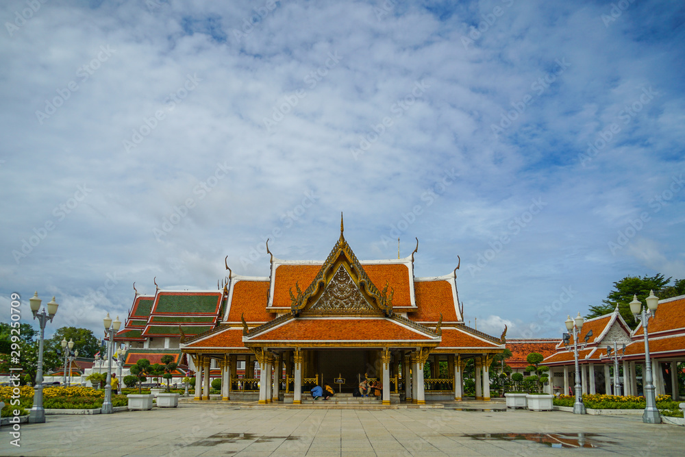 Naklejka premium ワット・ラチャナダラム ロハプラサート(タイ王国 バンコク)