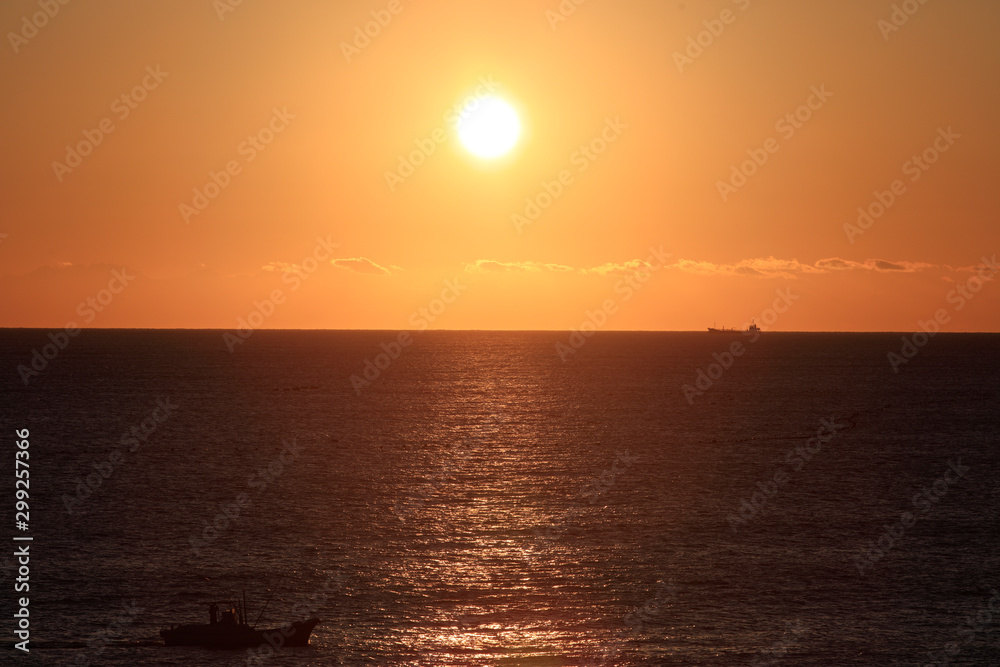 広大な太平洋-朝日-日の出-三重県