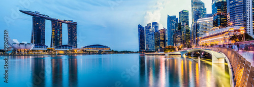 Panorama pejzażu miejskiego zmierzch Singapur