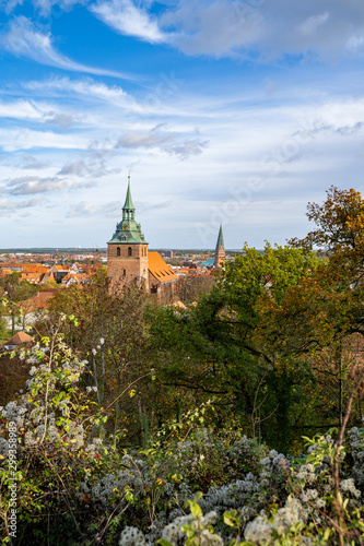 Herbstlicher Ausblick auf Lüneburg, Deutschland