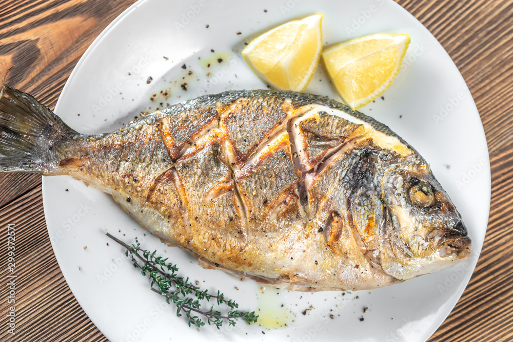 Fried dorada with fresh thyme Fried dorada with fresh thyme