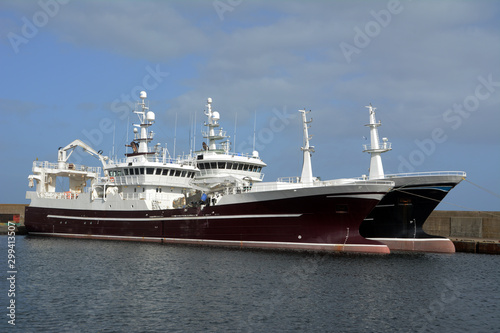 Purser Ship bow. These are Fishing Ship,s. They called Purser Ship. Because they use Purse nets which caught a lot of Herring and Mackere...