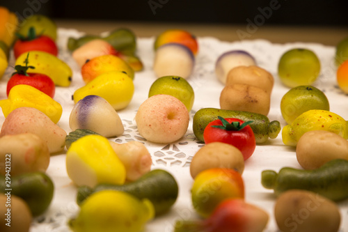 Marzipan fruit cakes © ANADEL