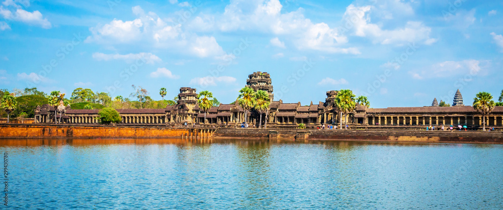 Fototapeta premium Gate of ancient temple complex Angkor Wat, Siem Reap, Cambodia.