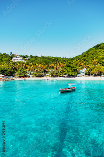 Saint Vincent and the Grenadines, View from Mustique Britannia Bay © Nicolas VINCENT