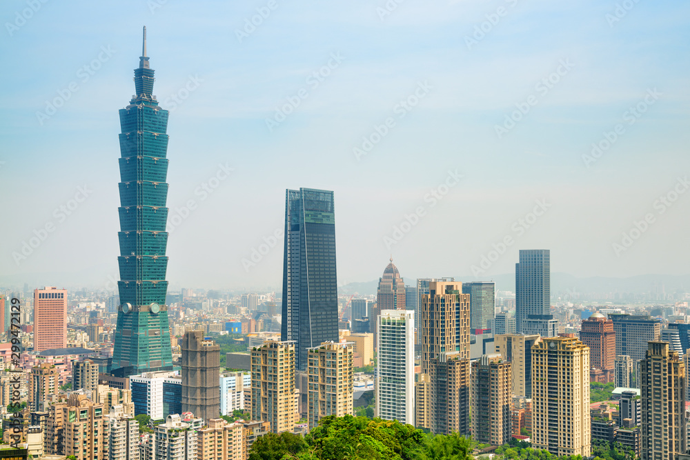 Obraz premium Fabulous view of Taipei from top of mountain, Taiwan