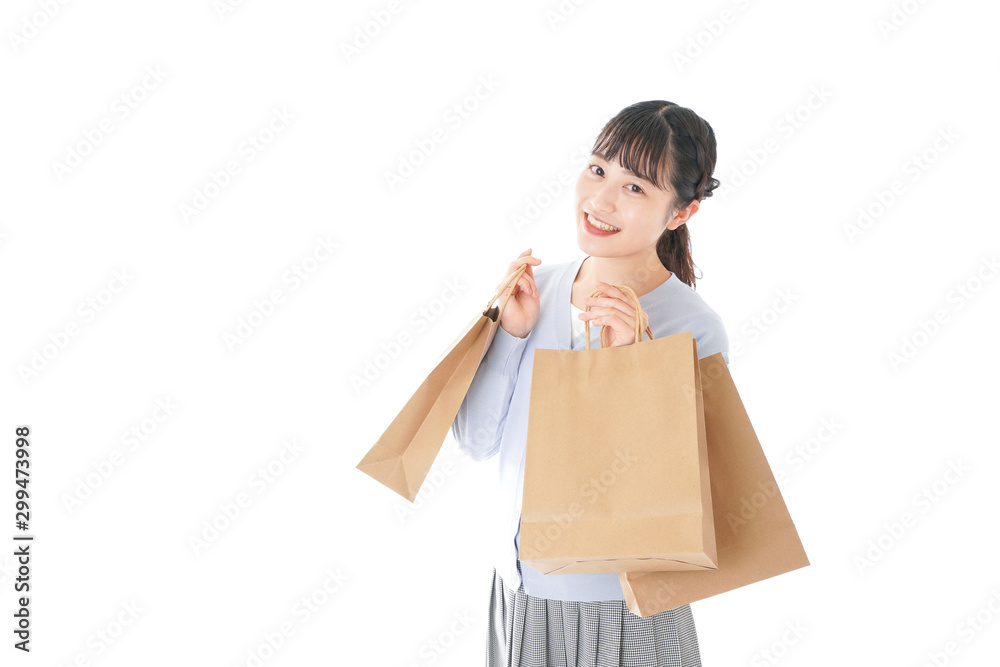 ショッピングを楽しむ若い女性