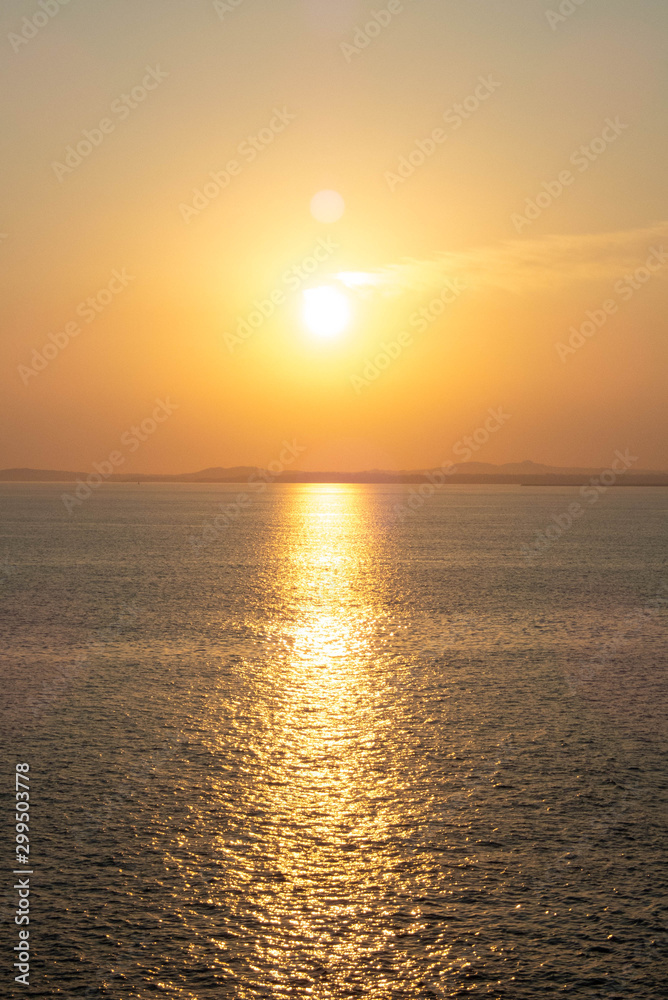 Obraz premium 海辺の夕暮れ