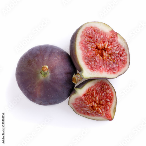 Fototapeta Naklejka Na Ścianę i Meble -  Fresh purple fig fruits, isolated on white background