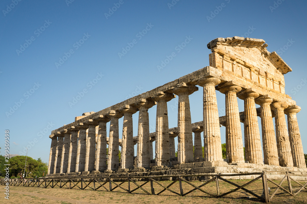 Obraz premium The Temple of Athena or Temple of Ceres, 500 BC, is a Greek temple found at Paestum