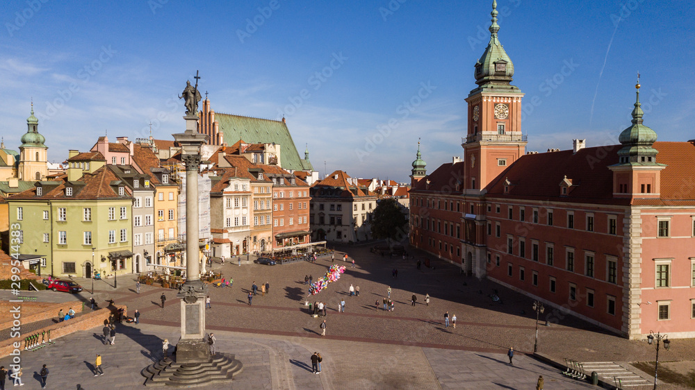 Obraz premium Aerial view The Royal Castle in Warsaw on a sunny morning. 
