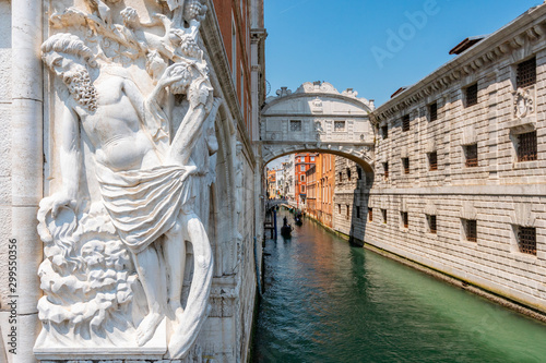 Bridge of Sighs between the Doge's Palace and the prison Prigioni Nuove of Venice in Italy. © GISTEL
