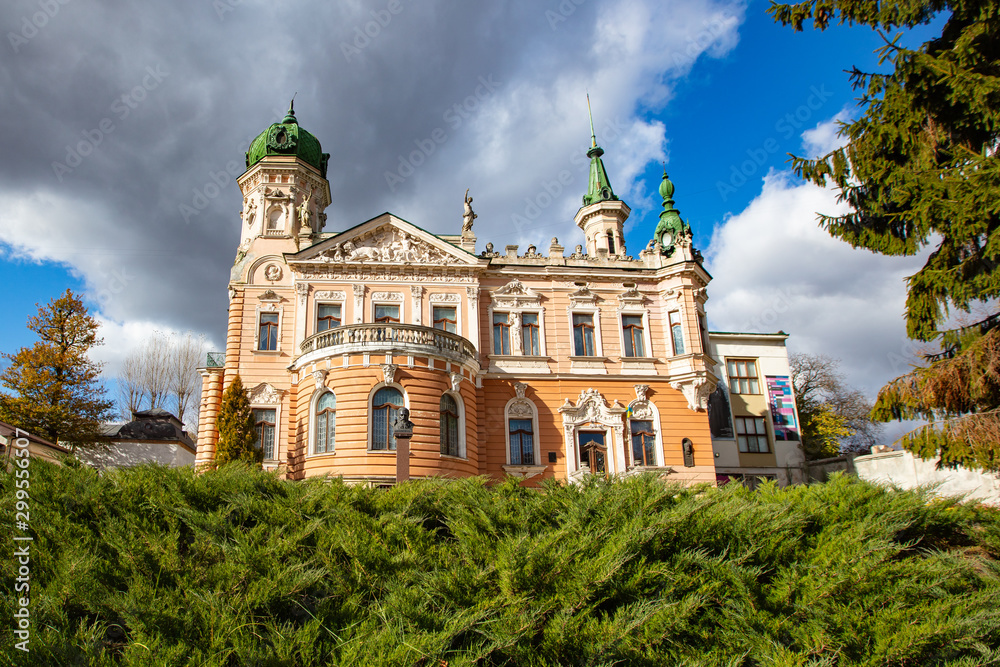 Lviv National Museum. Dunikovsky palace