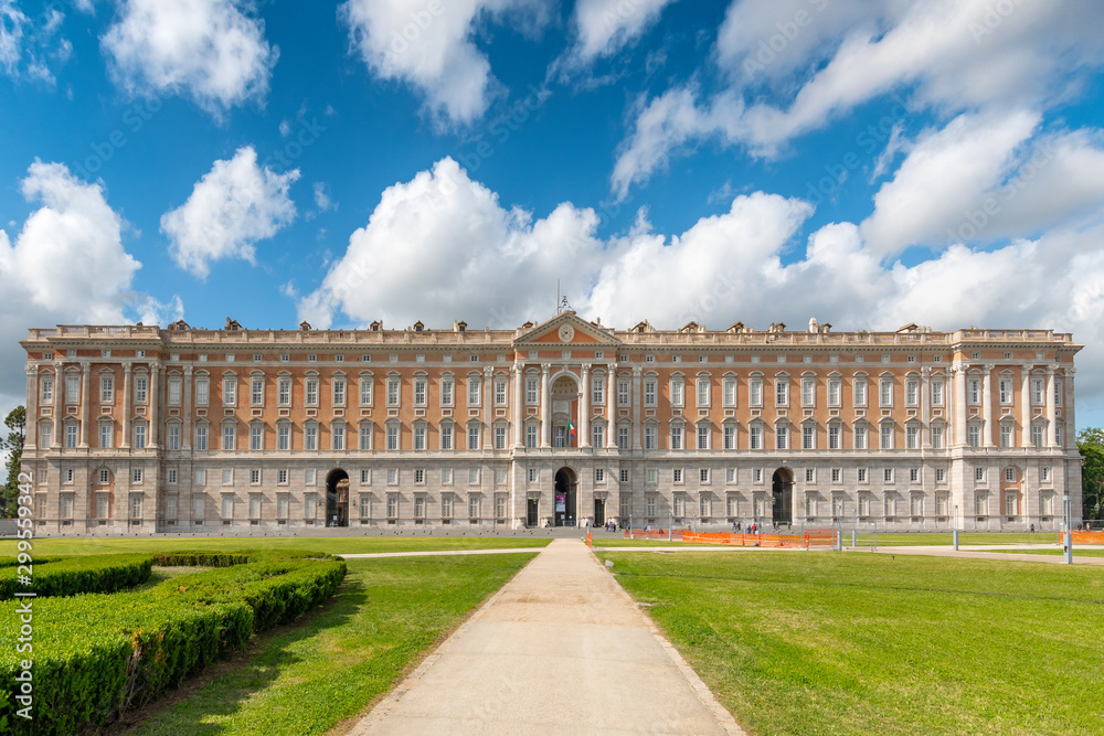 Fototapeta Pałac Królewski w Caserta (Reggia di Caserta) dawna rezydencja królewska w Caserta w południowych Włoszech.