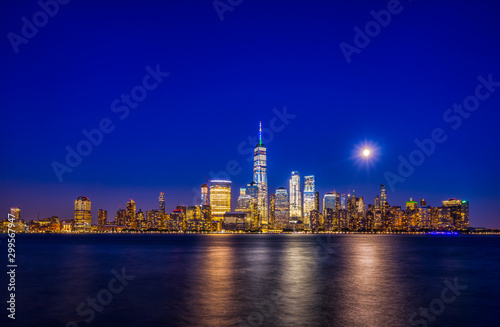 Manhattan skyline view from New Jersey Exchange Place during sunset hour © Davidzfr