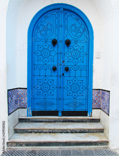Tunisian blue door  © JAMAL