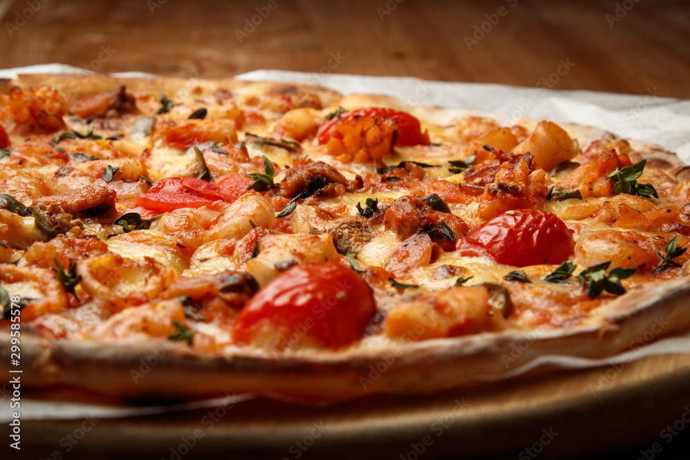 tomatoes in pizza, Italian food, pizzeria, presentation and serving, menu, beautifully decorated dish, delicious food, pizza, delicious and hot pizza, greens, pizza wooden board